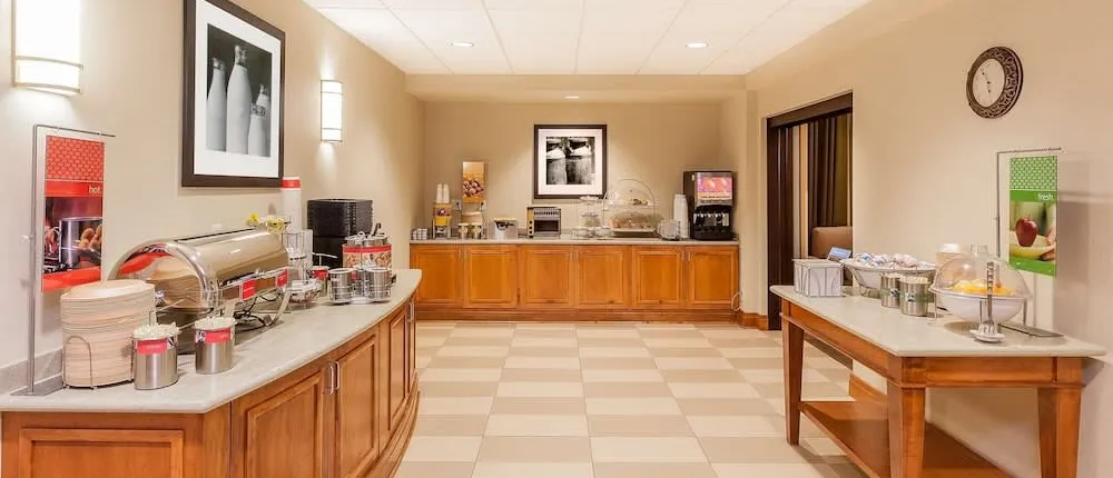 Hampton Inn & Suites Jamestown