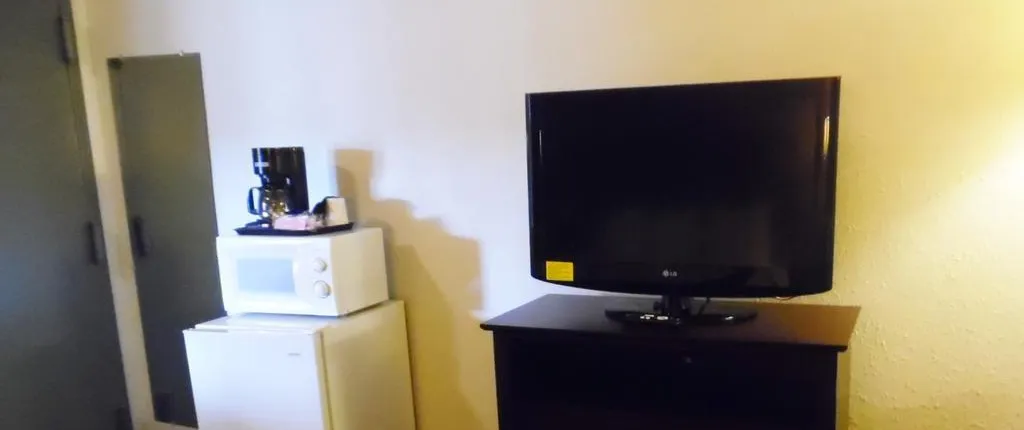 Red Roof Inn & Suites Oklahoma City Southwest