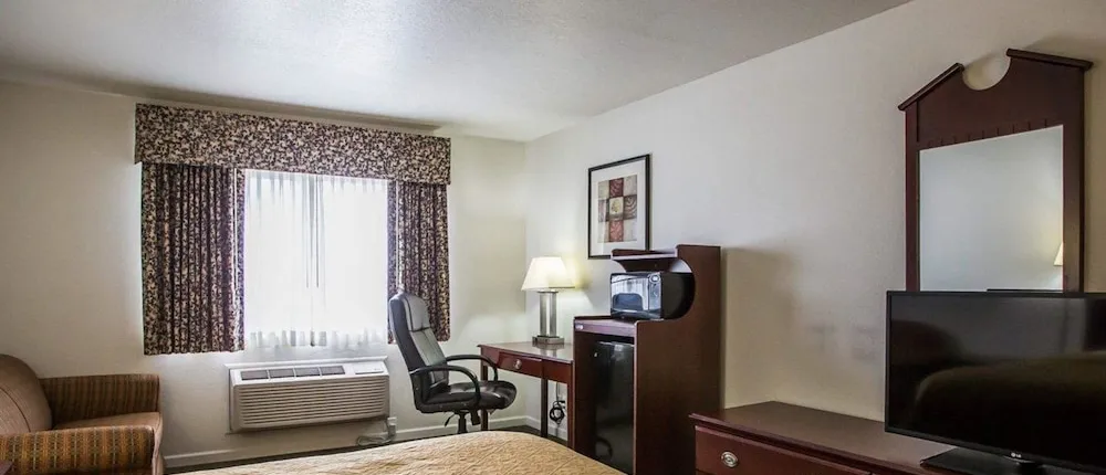 Quality Inn Peru near Starved Rock State Park