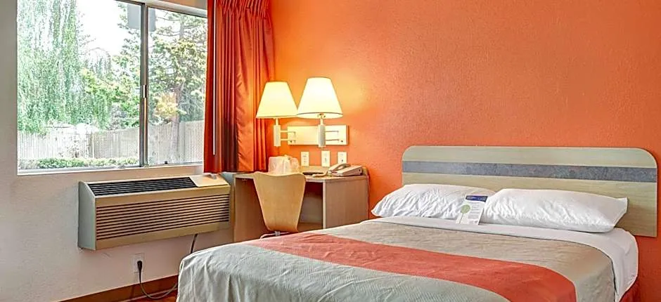 Motel 6-Portland, OR - Central