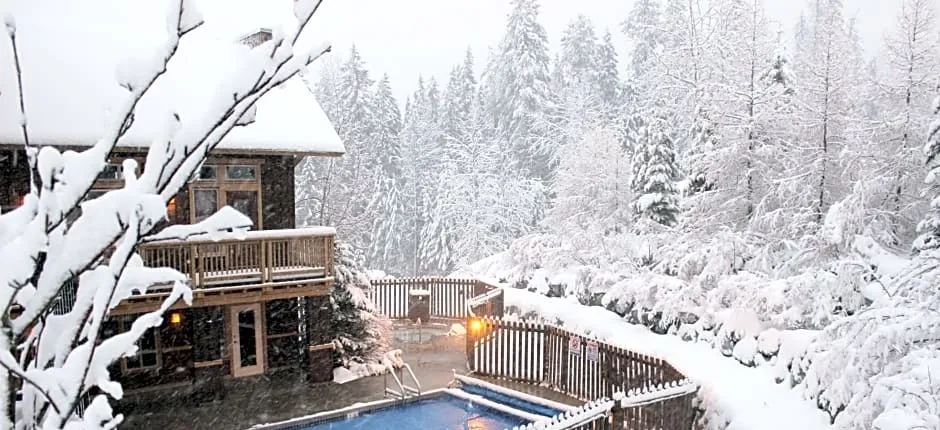 Timberline Lodges by Fernie Lodging Co