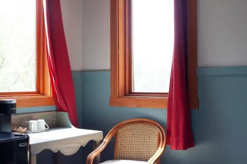 Duck Brand Hotel And Restaurant