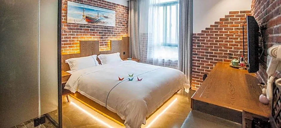 Denghou Light Luxury Hotel (Shanghai Wujiaochang Fudan University)