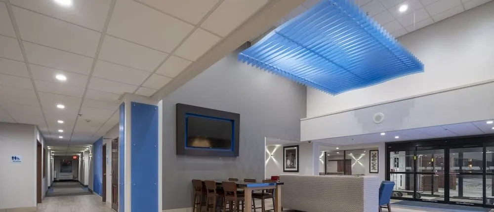 Holiday Inn Express Minneapolis/Coon Rapids/Blaine, an IHG Hotel