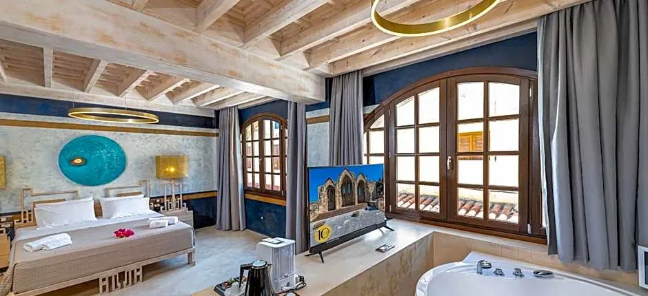 10GR Boutique Hotel & Wine Bar