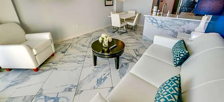 Resort condo w fire pit & balcony