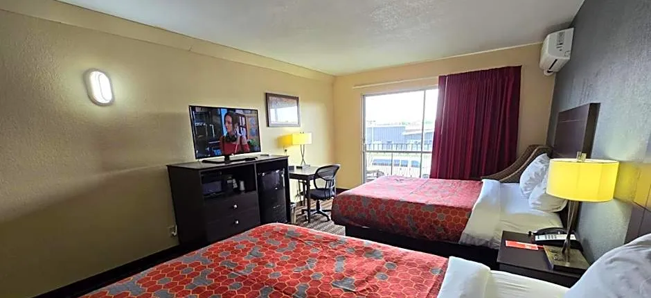 Econo Lodge Inn & Suites