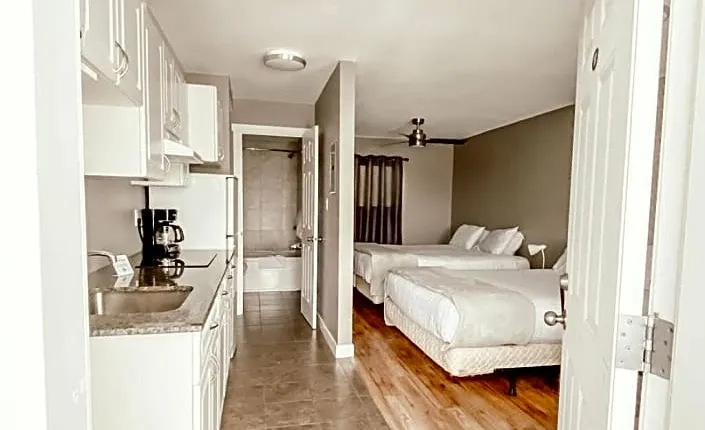 Hinton Highway Inn