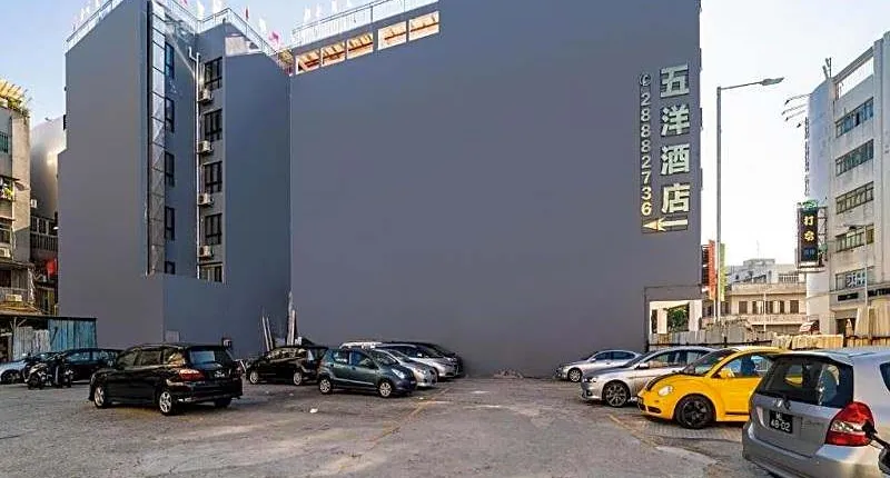 HOTEL CINCO OCEANOS