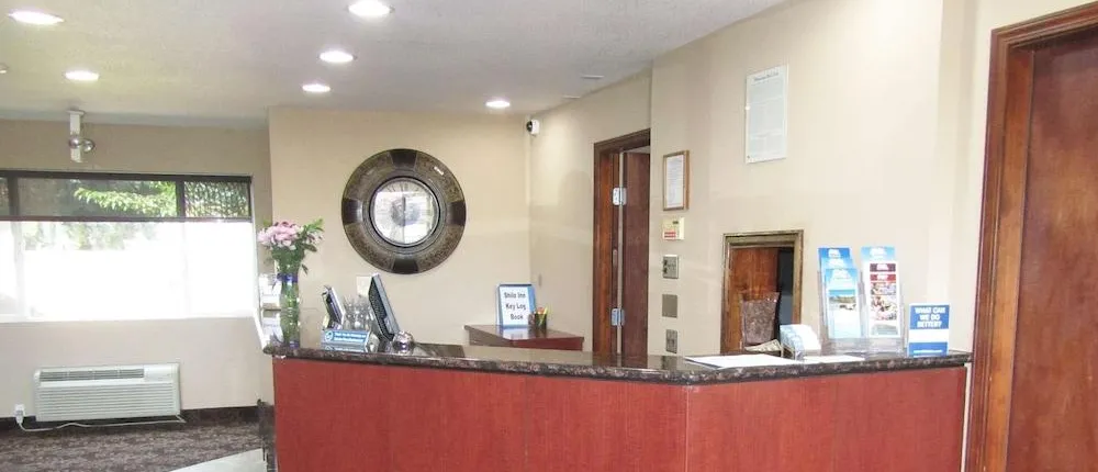 Red Lion Inn & Suites Vancouver