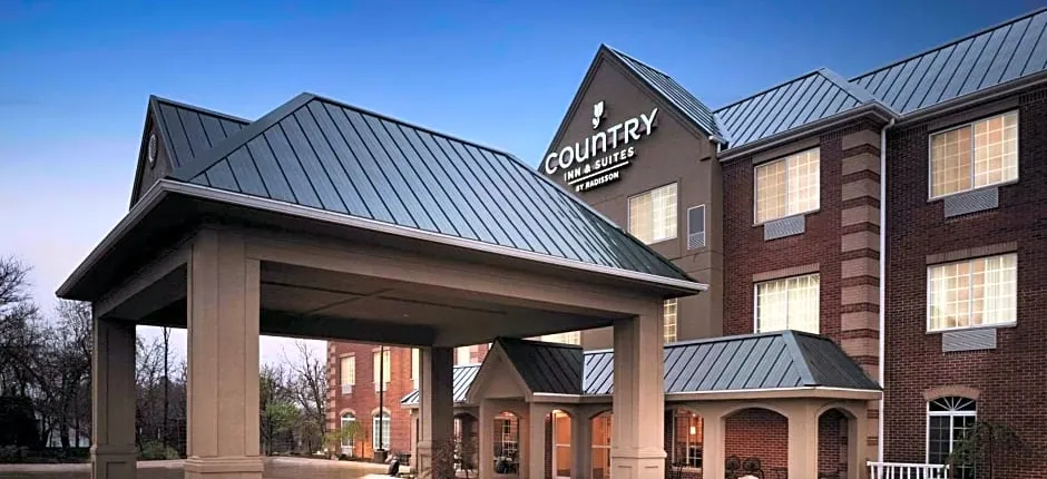 Country Inn & Suites by Radisson, Valparaiso, IN