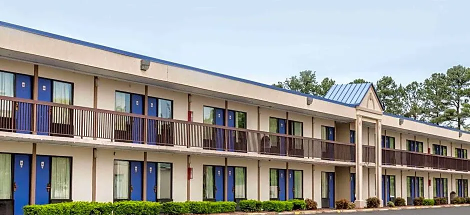 Knights Inn - Fredericksburg