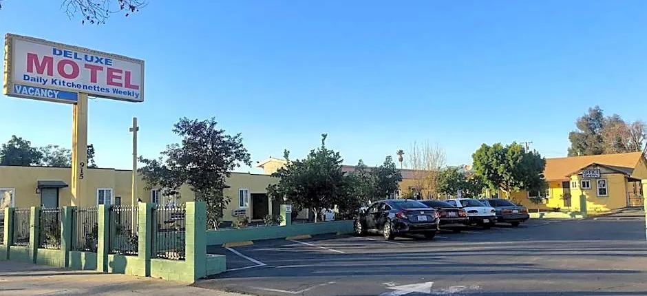 Deluxe Inn