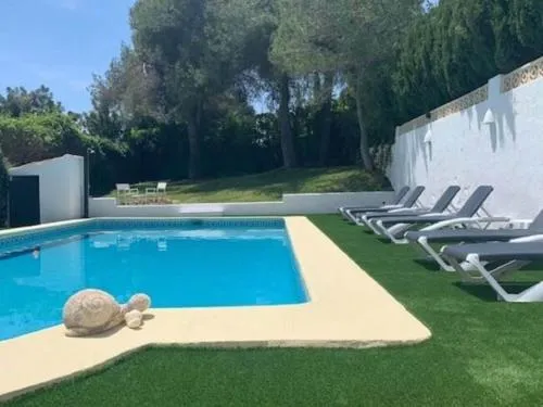 Spanish villa for 6 p spacious terrace close to the beach with large pool