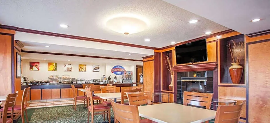 Baymont by Wyndham Madison Heights Detroit Area