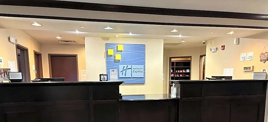 Holiday Inn Express & Suites Belle Vernon By IHG