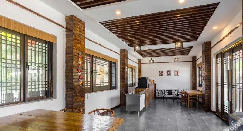 REZEN RETREAT DI HUA