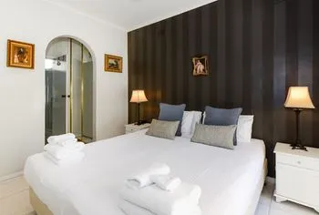 Boutique Stays - Brighton Rose