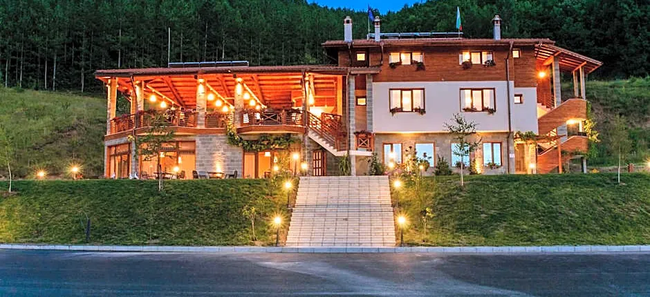 Alpine Garden Hotel (Trayanovi Dvori)