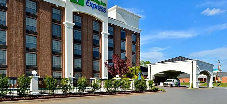 Holiday Inn Express Winston-Salem Downtown West By IHG