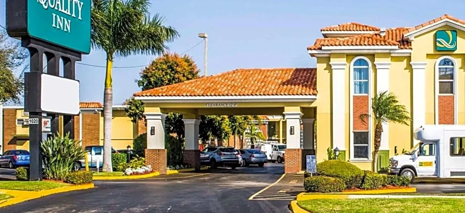 Quality Inn Airport - Cruise Port