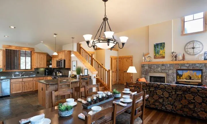 New Listing! Luxury 3 Bedroom Townhome in Old Greenwood Walk to the Pavilion!