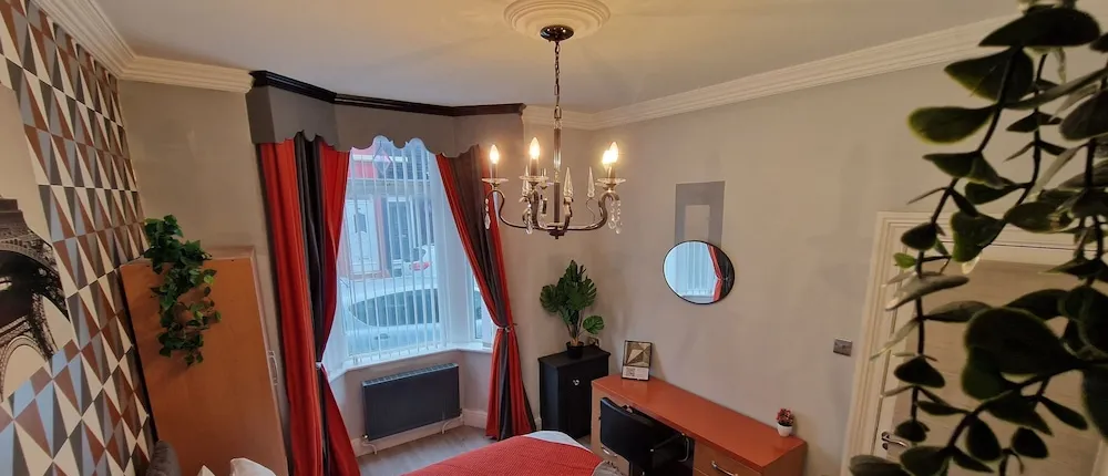 Stunning 5-bed House in Liverpool! Great Location!
