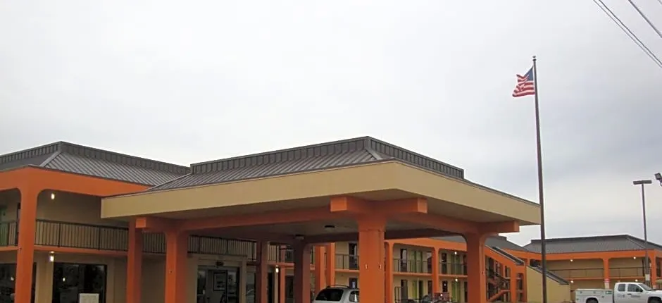 Econo Lodge Inn & Suites Jackson