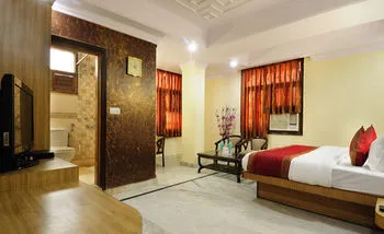 Hotel De Holiday International @ New Delhi Station