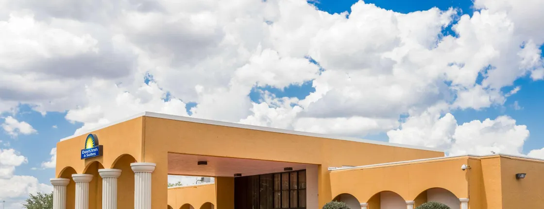 Days Inn & Suites by Wyndham Clermont