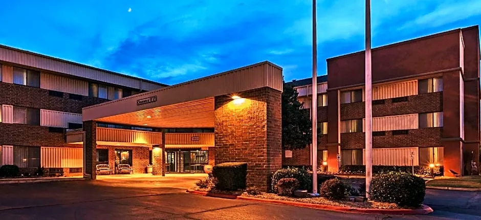 Clarion Pointe OKC Airport
