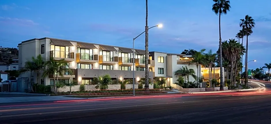 Holiday Inn Express and Suites La Jolla - Windansea Beach By IHG