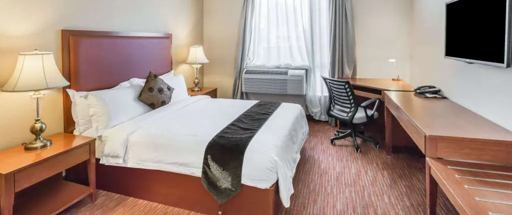 Ramada by Wyndham Flushing Queens