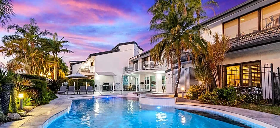 Noosa Boutique Apartments & Elkhorn Villas