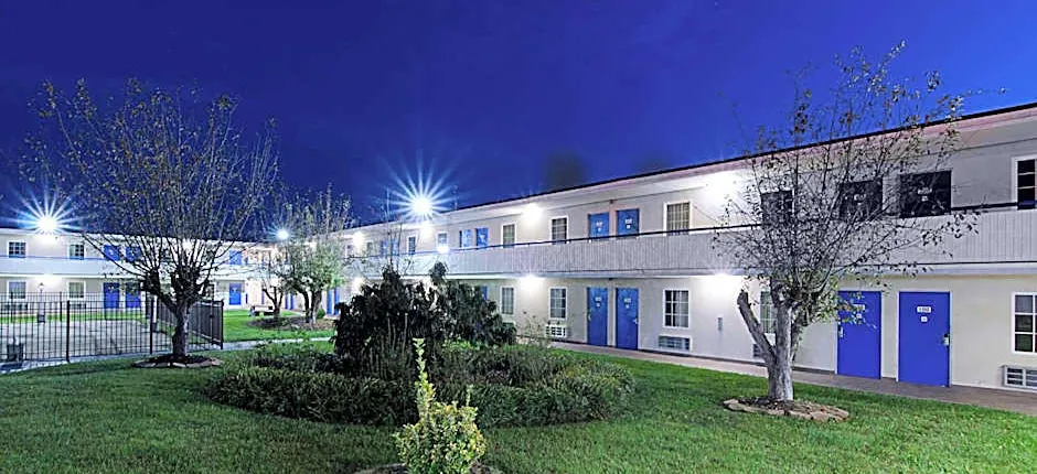 Motel 6-Staunton, VA