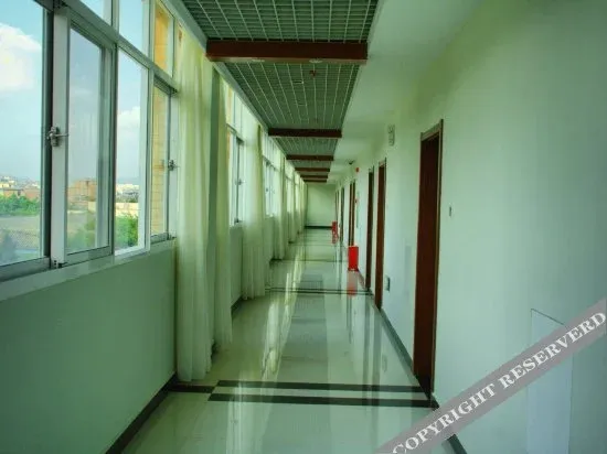 Mile Lake View Baiman Hotel (Wenquan Road Branch)