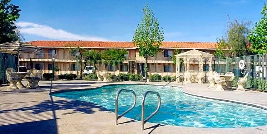 Applegate Inn
