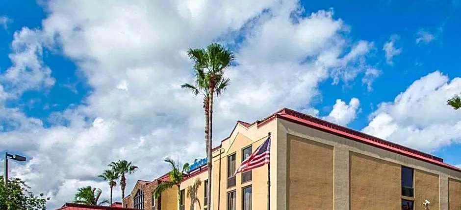 Comfort Inn & Suites Lantana - West Palm Beach South