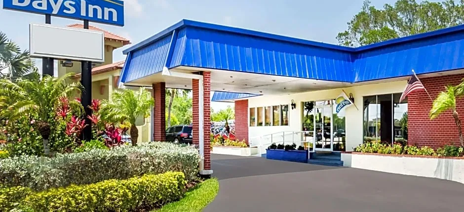 Days Inn by Wyndham Fort Myers Springs Resort