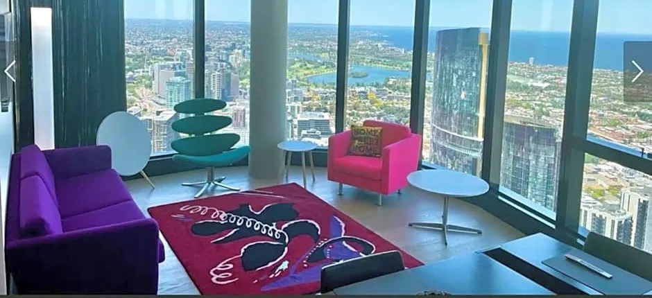 Sky High Luxury, Panoramic Views, Parking