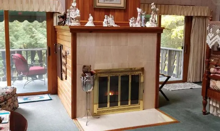 Whisperin Pines Chalet