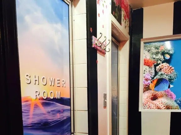 Traveler's Bed & Breakfast Hostel