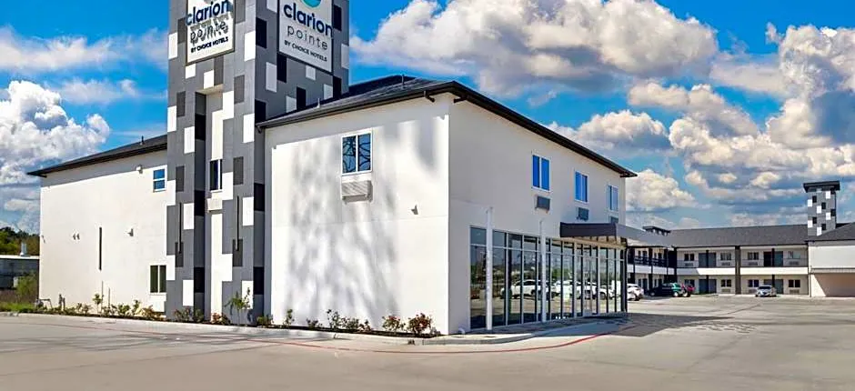 Clarion Pointe