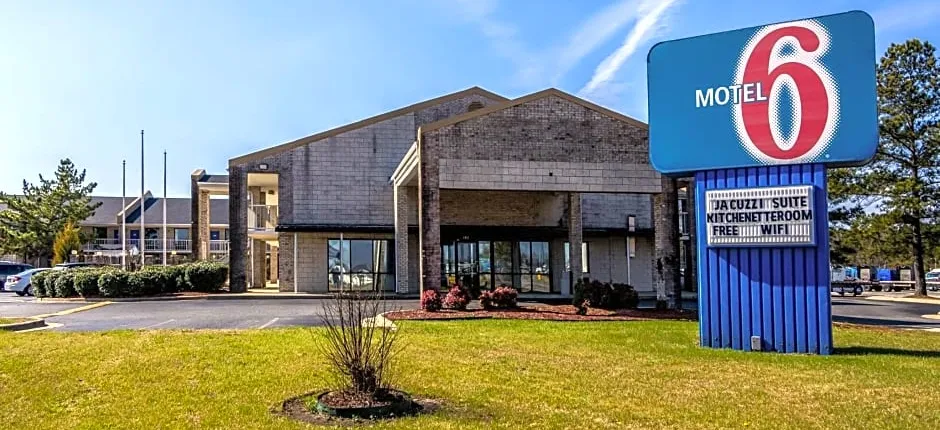 Motel 6-Kenly, NC