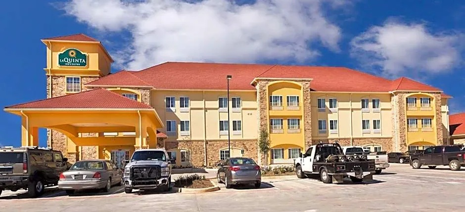 La Quinta Inn & Suites by Wyndham Floresville