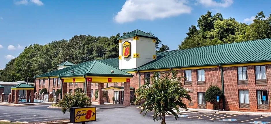 Super 8 by Wyndham Spartanburg/I-26 Exit 22