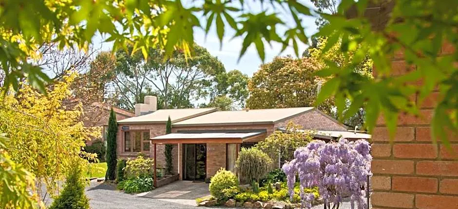 The Shingles Riverside Cottages