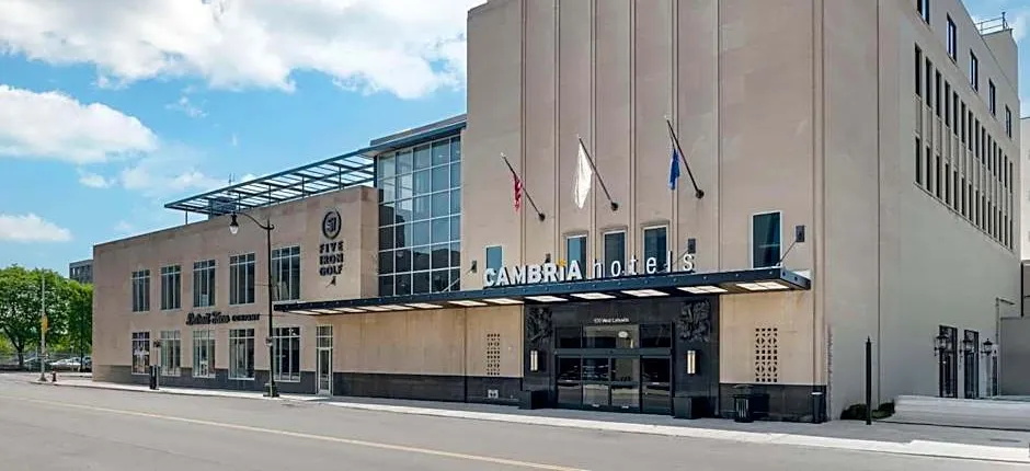 Cambria Hotel Detroit Downtown