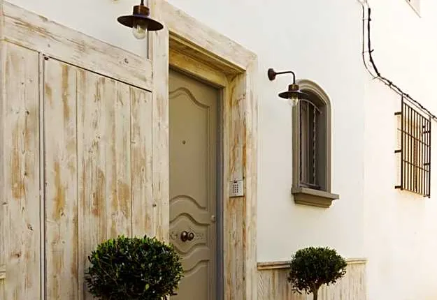 The Beach House Studios & Suites