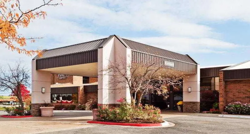 Sheraton Grand Rapids Airport Hotel